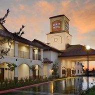 โรงแรม Ayres Hotel Redlands - Loma Linda - เรดแลนด์ส