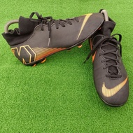 KASUT BOLASEPAK NIKE SAIZ 6UK