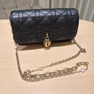 •   Dior Caro WOC Pearl Chain    •   Dior CD 菱格鍊帶包（珍珠款）