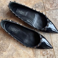 37碼❤️ Valentino #黑色 #卯釘 #平底鞋 #低跟鞋