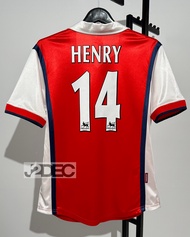 [Retro] เสื้อฟุตบอลย้อนยุค Arsenal ปี1998/1999 Home ยุค JVC คอปก พร้อมชื่อเบอร์ BERGKAMP10,HENRY14 กล้ารับประกันคุณภาพสินค้าถ่ายจากสินค้าจริงทุกรูป!!