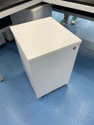 辦公室有轆三桶櫃