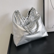 สินค้าใหม่ 2025 กระเป๋าผ้าสายโซ่เงิน ถูงรูดสไตล์Y2K 4 สี F132