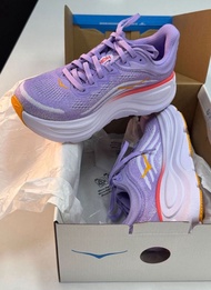 HOKA ONE ONE Bondi 9 跑步鞋 紫白色