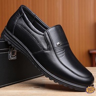 Kasut getah lelaki Hitam Protection against wear New men's leather shoes business casual non -slip soft bottom middle -aged and elderly father