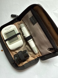 羅氏 Accu-Chek Instant s 逸智血糖機 血糖儀 連非原廠採血筆 BLOOD GLUCOSE METERS with blood lancing devices