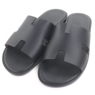 全新愛馬仕 Izmir 皮革浴室涼鞋/拖鞋，H 標誌設計，黑色，43 碼，義大利製造，附鞋盒和防塵袋。