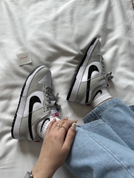 (พร้อมส่ง ของแท้ 100%) Nike dunk low ess Light iron ore 📓🥛 สีเทาหนังแก้ว สวูชดำ สวยมั่กกก ✨