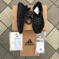 Yeezy 350 Boost Black Oreo . Reflective