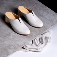 make a move รองเท้าส้นสูง Pecan Mule Heels *หากสินค้าพร้อมส่งหมด สามารถกดสั่งซื้อเป็นสินค้าพรีออเดอร