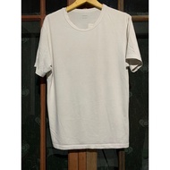 Uniqlo airism t-shirt