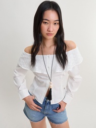[Pomelo] เสื้อเปิดไหล่แขนยาว - สีขาว
