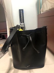 Agnes B 水桶袋