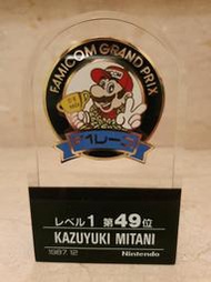 日本任天堂FAMICOM GRAND PRIX F1 大會賞品 獎牌 非売品 1987年12月 當初的盒子也有保存下來。