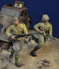 D-Day Miniatures DD35176 1/35 WWII Russia/Soviet Union Infantry During Assault Berlin 1945 Set of 2 