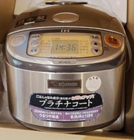二手 ZOJIRUSHI 象印 NP-HQ10 IH電子鍋 5.5人份 原裝日本購入，正常使用無附內鍋