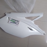Rear body cover kx250 new 2017 right white original part guaranteed original