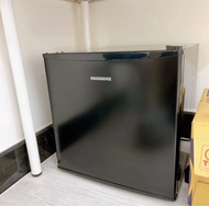 Frigidaire 富及第 31L桌上型立式冷凍櫃 (符合節能標章)