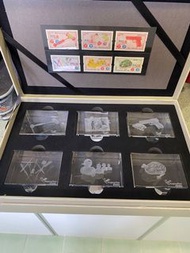 香港郵政 2016 香港玩具 水晶紙鎮 連郵票