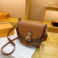 Coach Classic Casual Temperament Handbag New Style Fashion Messenger Bag All-Match Fashion Shoulder Bag QX