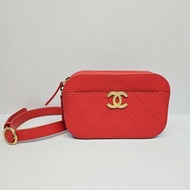 Chanel紅色腰包/心口包