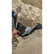 FRONT HORN BATTERY COVER EAR XMAX CARBON HEXAGON