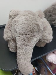 Jellycat 趴大象