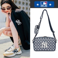 ☀เกาหลี MLB Direct Store☀MLB กระเป๋าสะพายไหล่ผู้ชายและผู้หญิงกระเป๋าผ้ายีนส์ crossbody NY Yankees กร