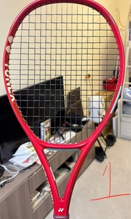 Yonex Vcore 100 紅色網球拍
