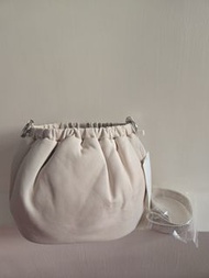 減價❗️韓國代購 samo ondoh米白色手提包 雞蛋袋 S 奶油色