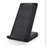 支援多種輸入接口包括 Lightning Micro USB 和 Type-C 10W 快速無線充電器充電板支架  sesckp Multi input Support Lightning, Micr