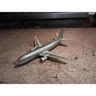 1/400 scale Blank-Chrome 737-300 (JC Wings)