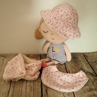 雙面粉紅小花圖案/ 櫻花圖案嬰兒小孩帽子,保暖圍巾及口水肩套裝