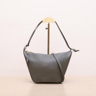 LOEWE(羅意威) Hammock Hobo 浮雕字謎 迷你 灰色  金扣
