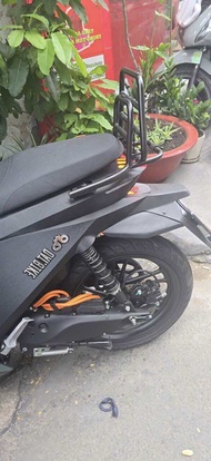 Cảng xe điện quantum datbike tựa lưng s0123 loại zin ( phụ tùng dọn xe )