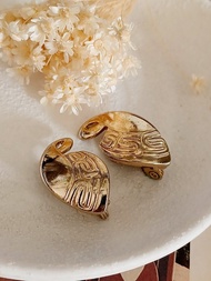 vintage jewelry  MONET古董裝飾圖騰夾式耳環