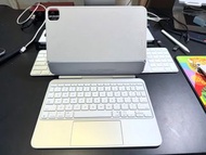 * Magic Keyboard 巧控鍵盤 11 吋，白色，適用於 iPad Pro M4，AppleCare+ 保固至 2026年，盒裝