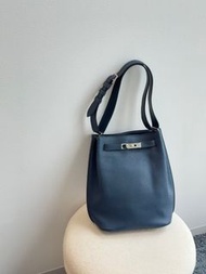 Hermes So kelly22 
1P鴨子藍