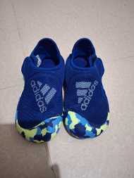 Adidas 兒童涉水涼鞋 藍色 迷彩