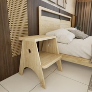 Step 實木床頭櫃