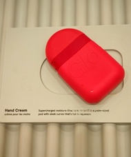 現貨 Glossier Hand Cream 香水護手霜 (sealed bag 全新未開封) 60ml ✅️ YOU Perfume scent. A supercharged hand cream