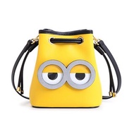 【滿額贈】Minions牛仔布配牛皮革斜孭袋 小小兵 斜背包 免運