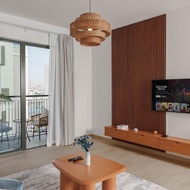 โรงแรม High-End Luxury 1BR in Port De La Mer near J1 Beachfront, Dubai - พื้นที่ริมทะเล, ดูไบ