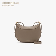 COCCINELLE กระเป๋าสะพายข้างผู้หญิง รุ่น WHISPER 550101 สี WARM TAUPE