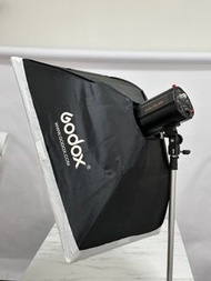 （二手）godox pioneer200 閃光燈（2個閃光燈+2個燈罩+1個引閃器）