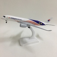 [20CM] Malaysia Airlines A350 (Air Craft Metal Model) Airplane Model With Wheels And Display Stand-G
