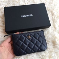 🔥 Chanel A82365深藍荔枝菱格金雙C一字零錢包🔥