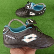 kasut futsal lotto saiz 5uk