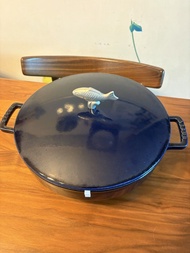 Staub 鑄鐵鍋 魚造型鍋蓋 28cm 深鍋