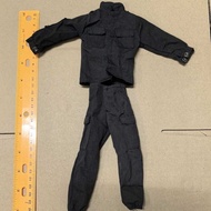 1/6 Soldier's Dark Black Clothes, Loose Cargo From 21St Centrytoys With A Smell, Slight Flaws, Rust
